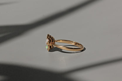 Vintage opal flower cluster ring, in 9 carat gold