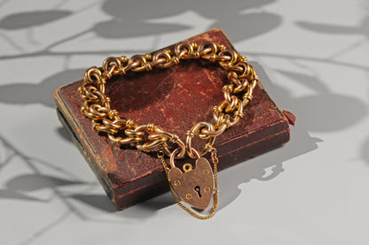 Antique fancy link heart padlock bracelet, in 9 carat gold