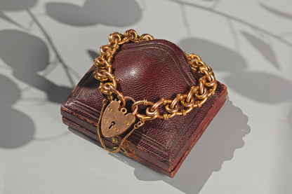 Antique fancy link heart padlock bracelet, in 9 carat gold