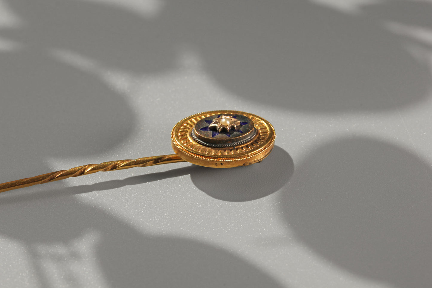 Antique victorian seed pearl & enamel pin, in 9 carat gold