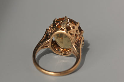 Vintage citrine solitaire ring, in 9 carat gold