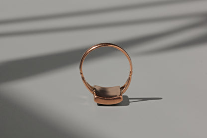 Antique edwardian onyx lyre ring, in 9 carat rose gold