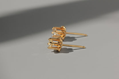Vintage diamond solitaire buttercup belcher earrings, in 14 carat gold