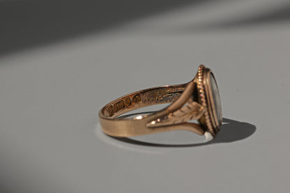 Antique edwardian hairwork mourning ring, in 9 carat gold