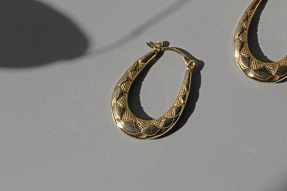 Vintage creole hoop earrings, in 9 carat gold