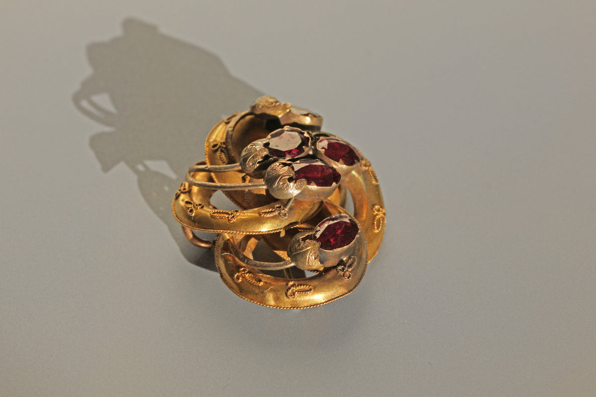 Antique Victorian Etruscan almandine garnet brooch side profile 