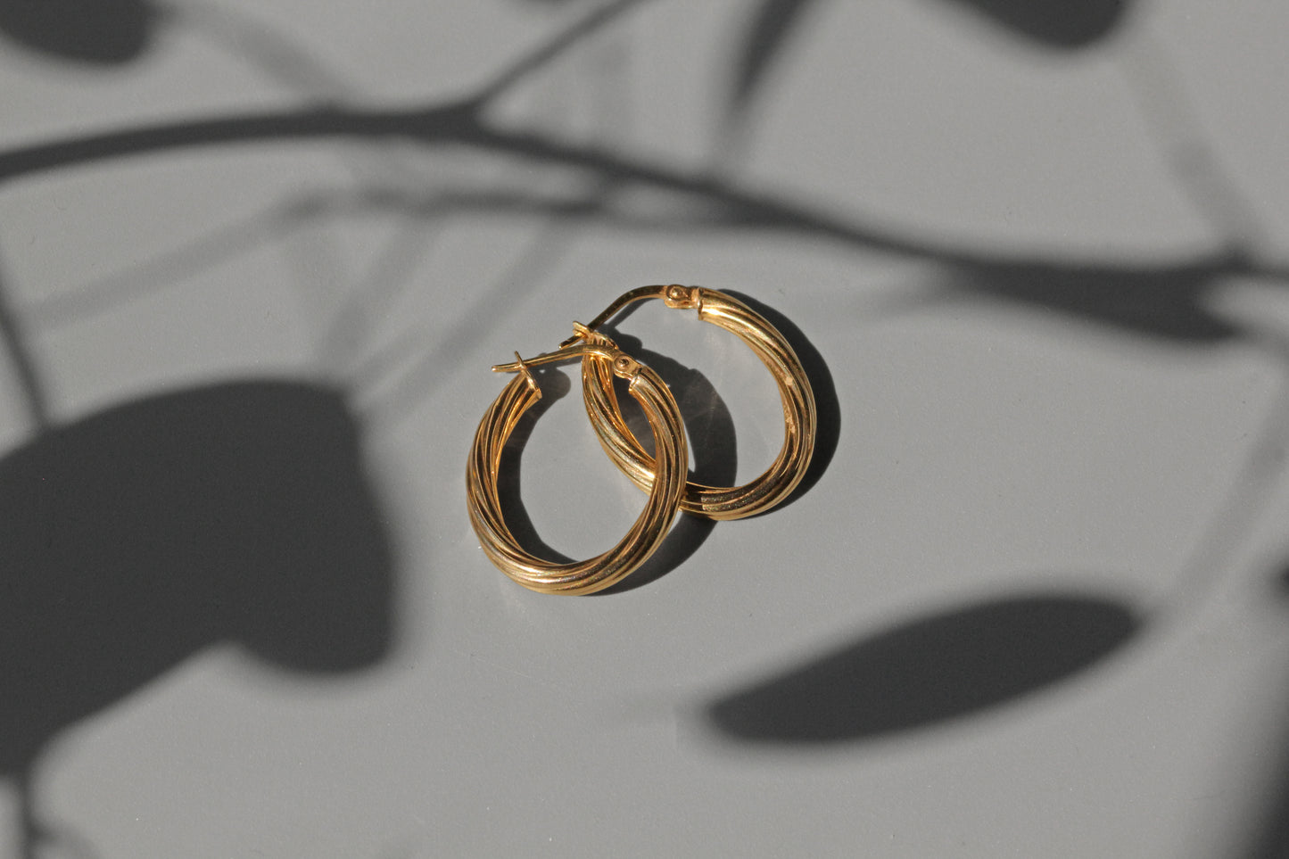 Vintage twist hoop earrings, in 9 carat gold