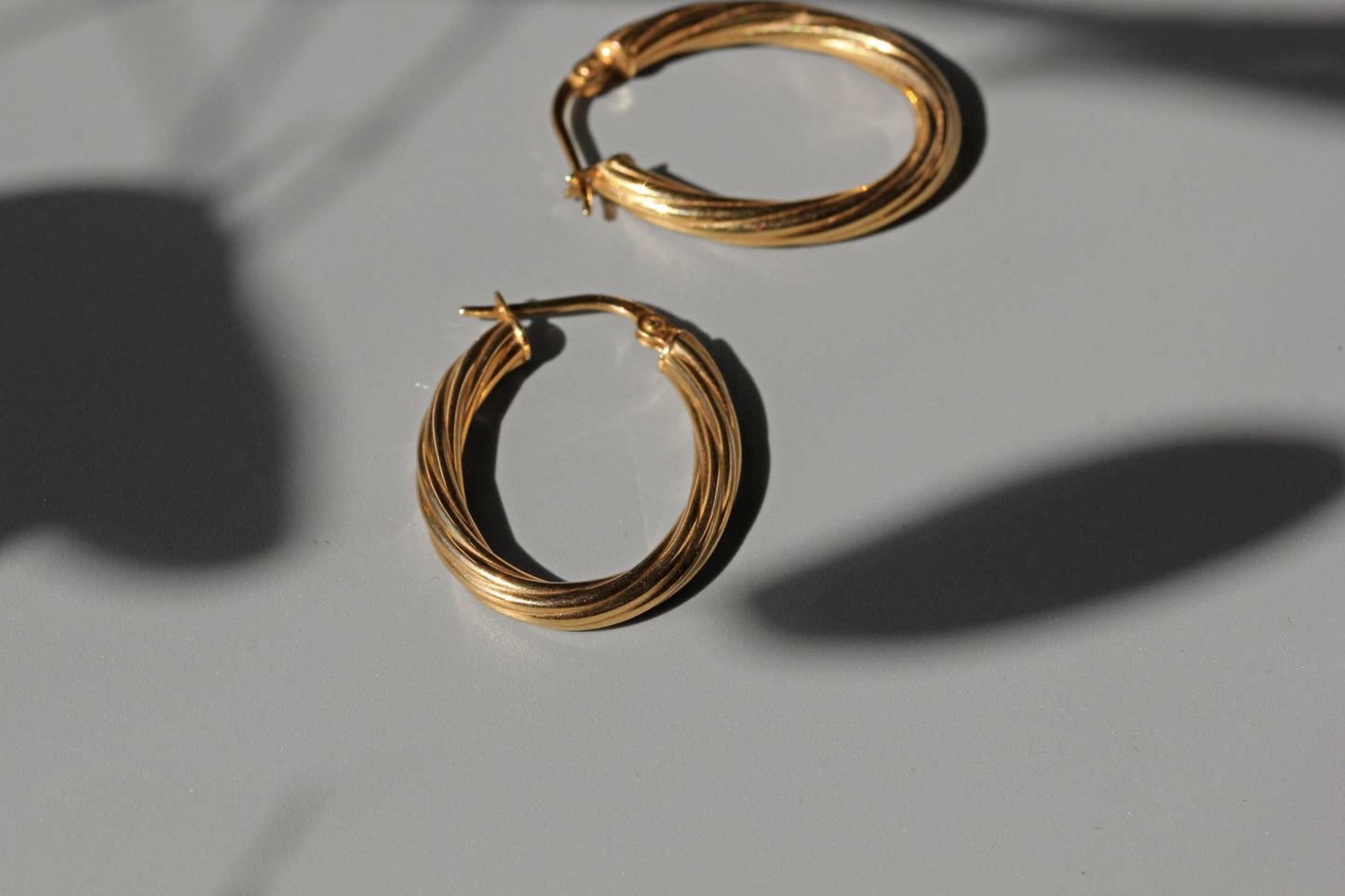 Vintage twist hoop earrings, in 9 carat gold