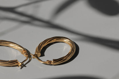 Vintage twist hoop earrings, in 9 carat gold