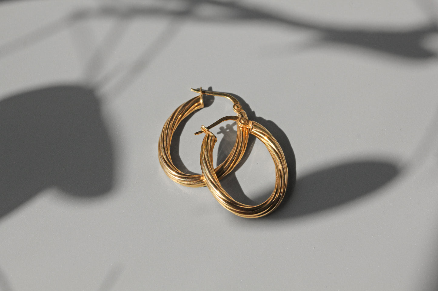 Vintage twist hoop earrings, in 9 carat gold
