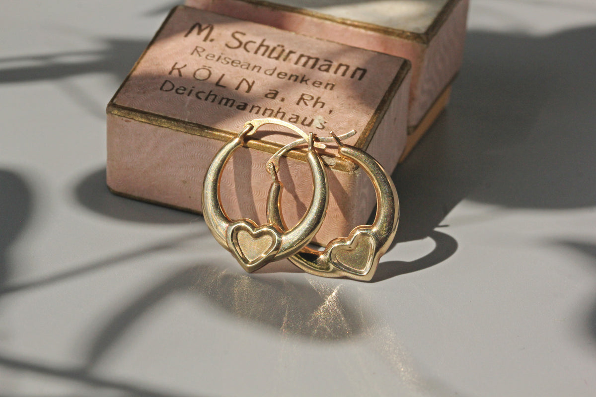 Vintage heart hoop earrings in 9 carat gold in pink antique ring box