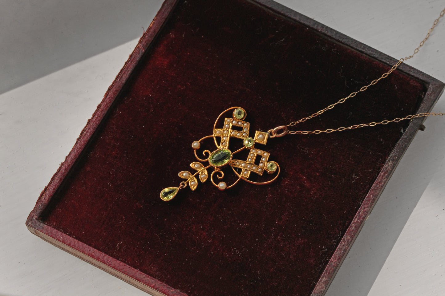 Vintage amethyst & pearl lavaliere pendant necklace, in 9 carat gold