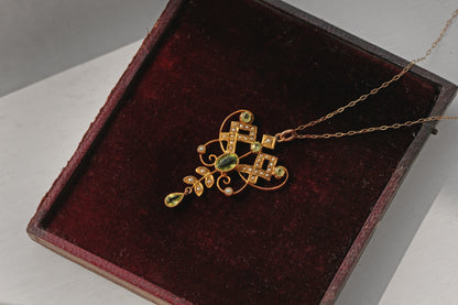 Vintage amethyst & pearl lavaliere pendant necklace, in 9 carat gold