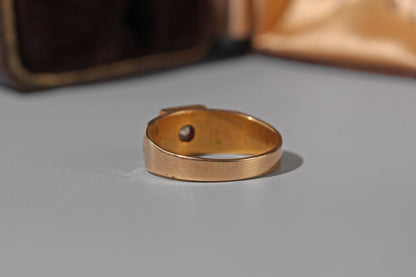 Antique victorian old cut diamond and pearl ring, in 18 carat gold