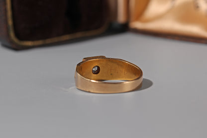 Antique victorian old cut diamond and pearl ring, in 18 carat gold