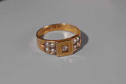 Antique victorian old cut diamond and pearl ring, in 18 carat gold