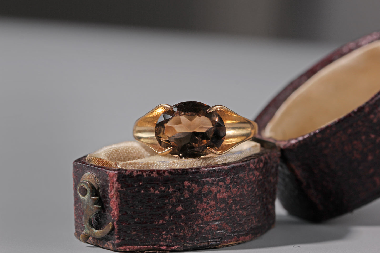 Vintage smoky quartz solitaire ring, in 9 carat gold