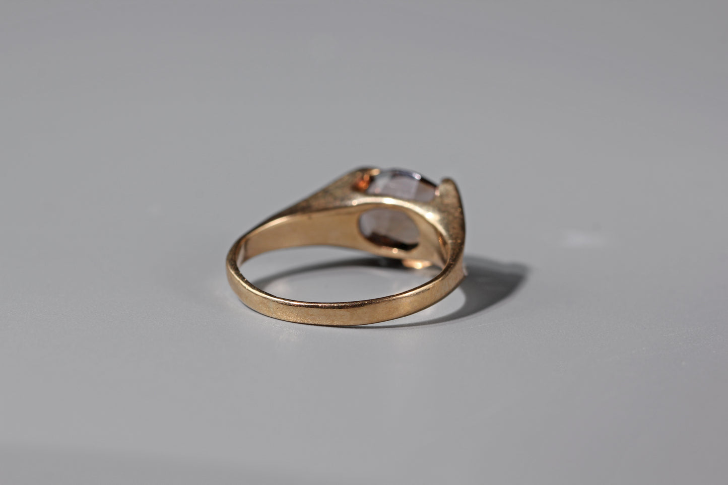 Vintage smoky quartz solitaire ring, in 9 carat gold