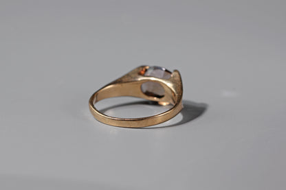 Vintage smoky quartz solitaire ring, in 9 carat gold
