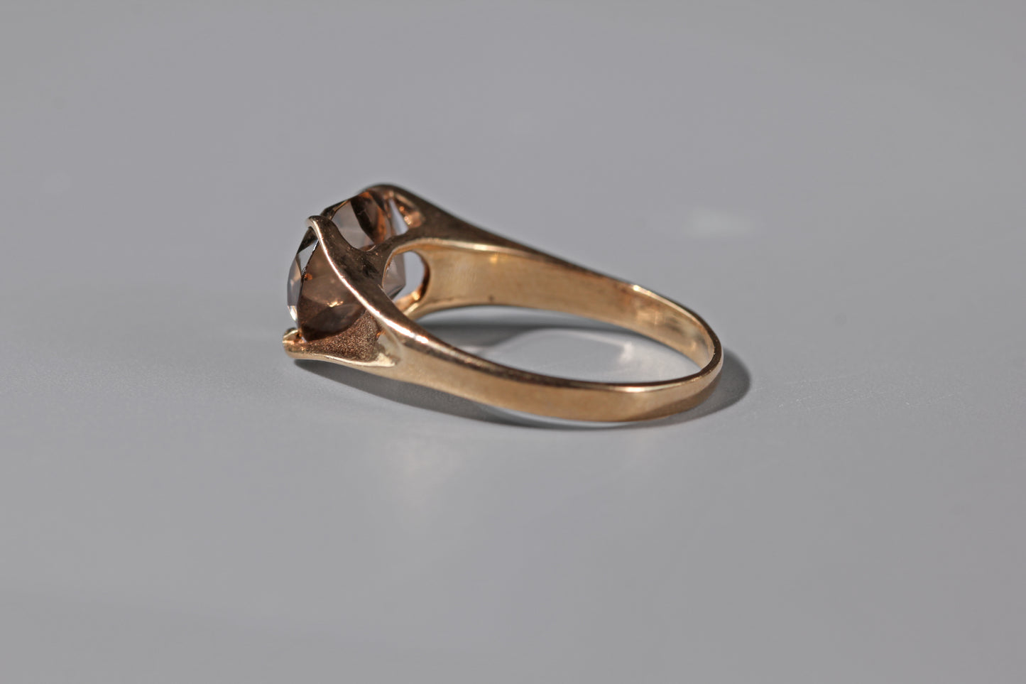 Vintage smoky quartz solitaire ring, in 9 carat gold