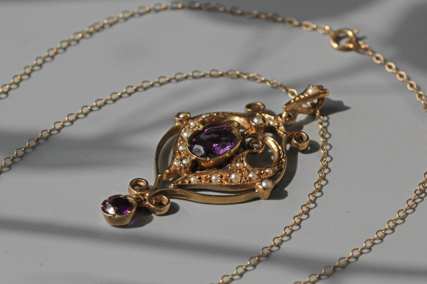 Vintage amethyst & pearl lavaliere pendant necklace, in 9 carat gold