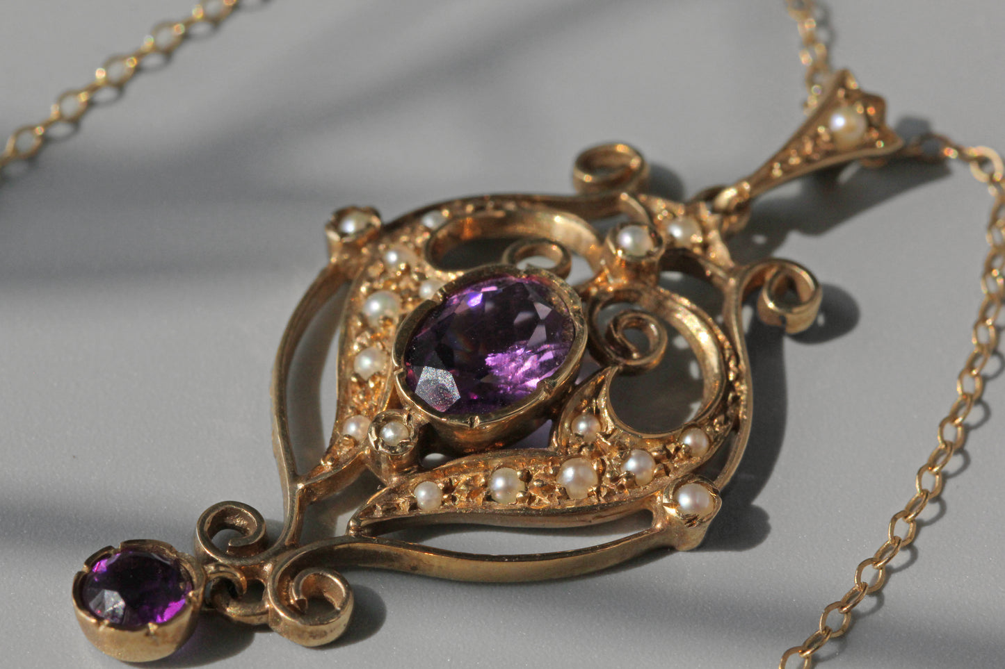 Vintage amethyst & pearl lavaliere pendant necklace, in 9 carat gold