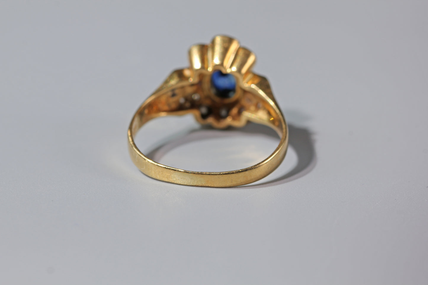 Vintage sapphire and diamond cluster ring, in 18ct gold