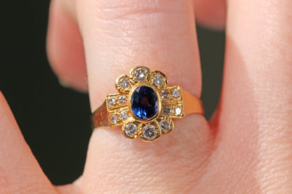 Vintage sapphire and diamond cluster ring, in 18ct gold
