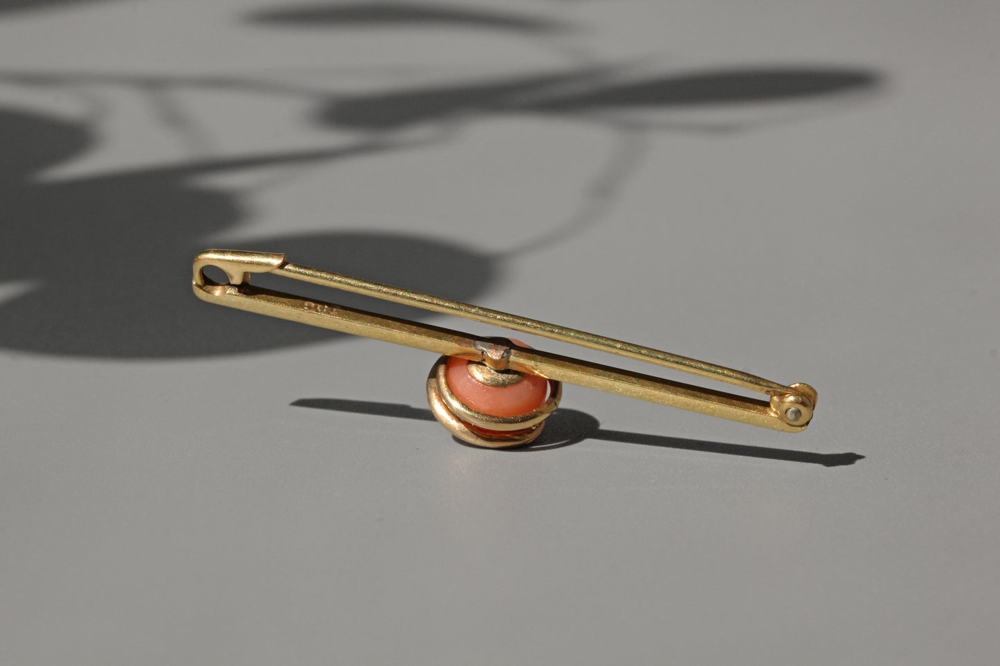 Antique victorian coral serpent snake brooch, in 9 carat gold