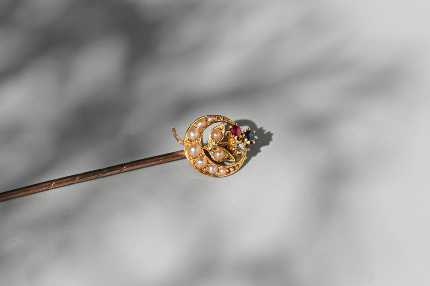 Antique victorian trefoil crescent moon pin, in 18 carat gold