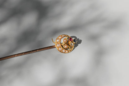 Antique victorian trefoil crescent moon pin, in 18 carat gold