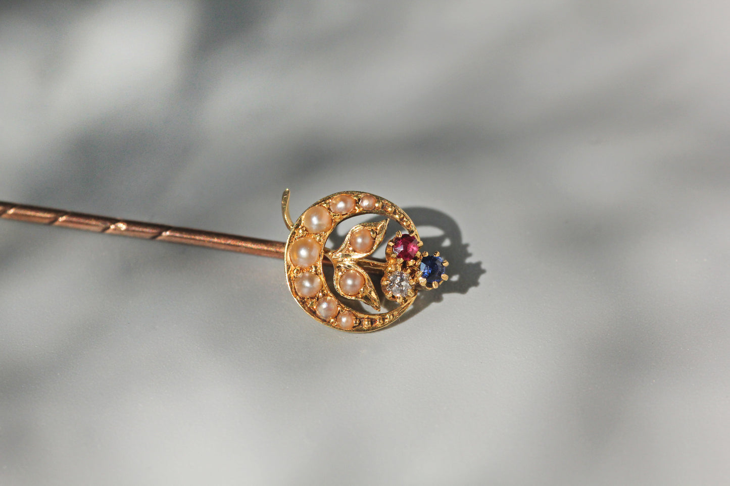 Antique victorian trefoil crescent moon pin, in 18 carat gold