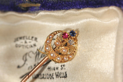 Antique victorian trefoil crescent moon pin, in 18 carat gold