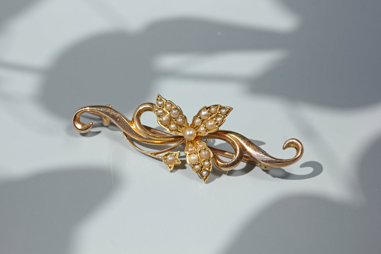 Antique seed pearl floral ivy brooch, in 15ct gold