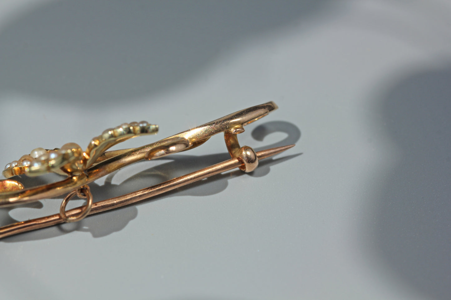 Antique seed pearl floral ivy brooch, in 15ct gold