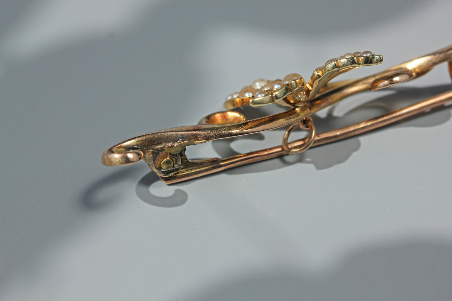 Antique seed pearl floral ivy brooch, in 15ct gold