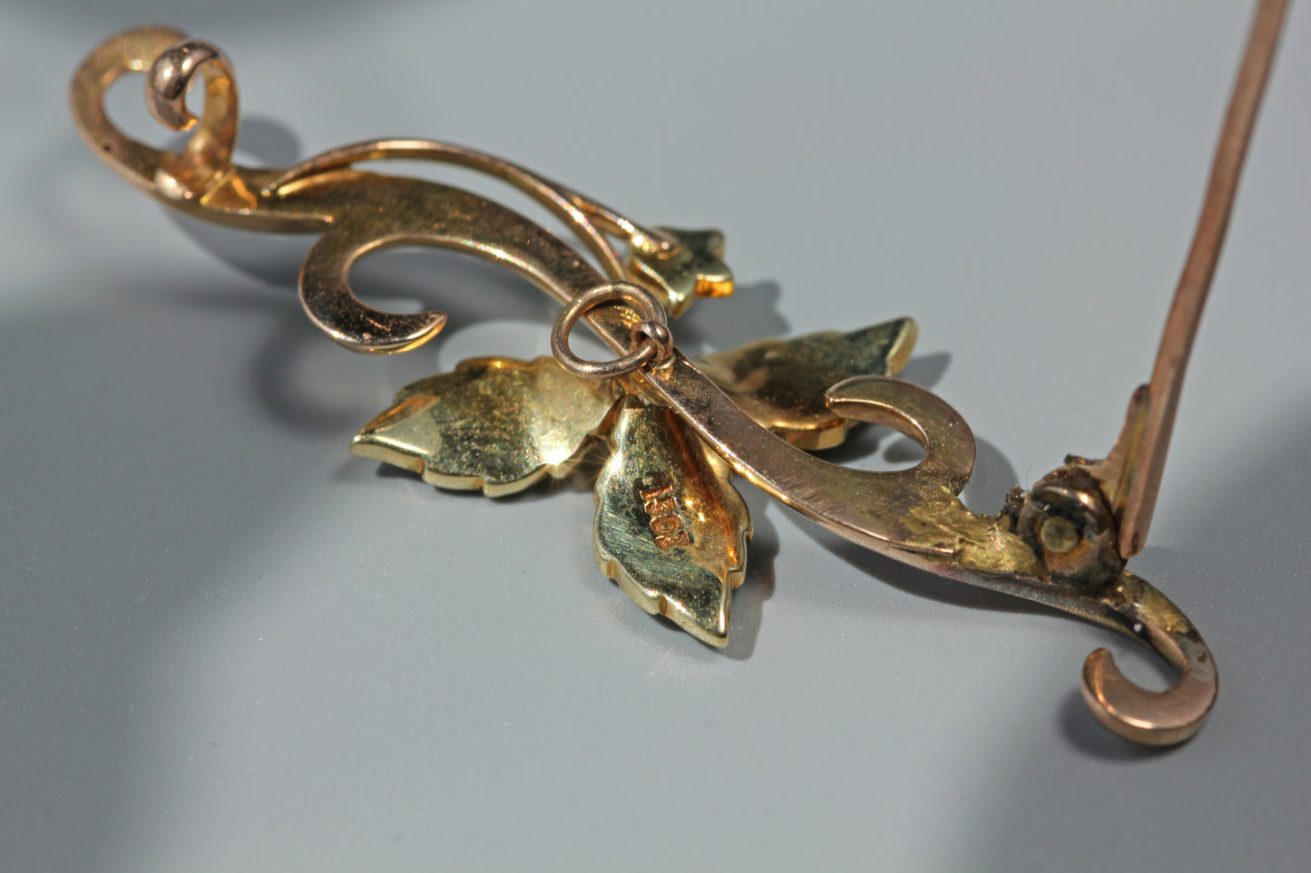 Antique seed pearl floral ivy brooch, in 15ct gold