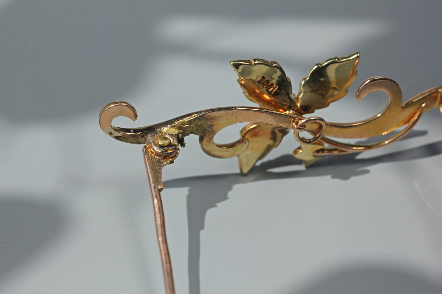 Antique seed pearl floral ivy brooch, in 15ct gold