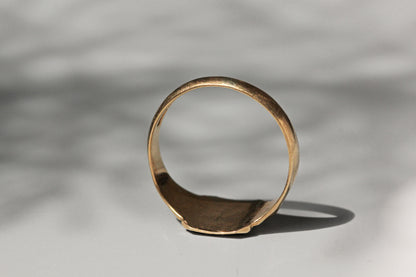 Vintage chunky signet ring, in 9 carat gold