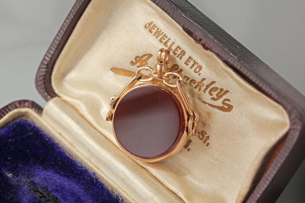 Antique Edwardian carnelian and bloodstone fob seal in 9 carat gold in antique blue velvet box