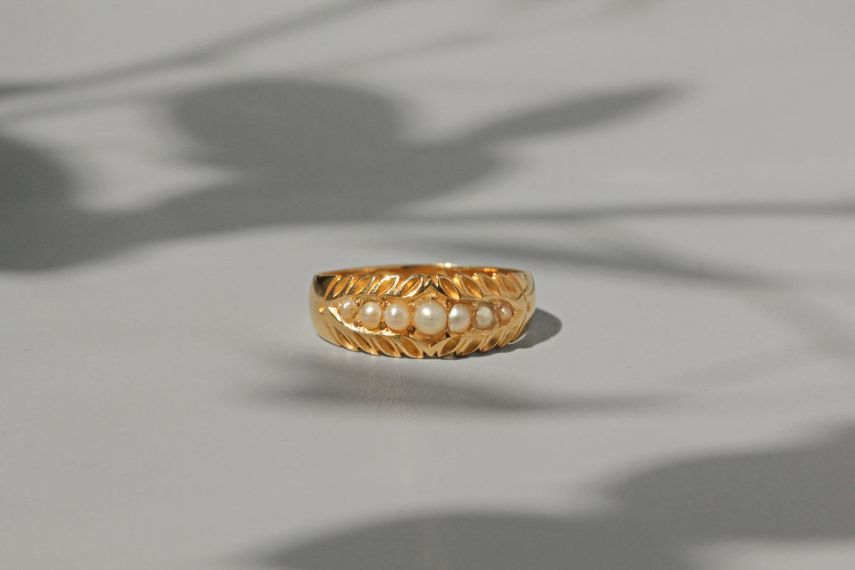 Victorian antique pearl band ring in 18ct gold