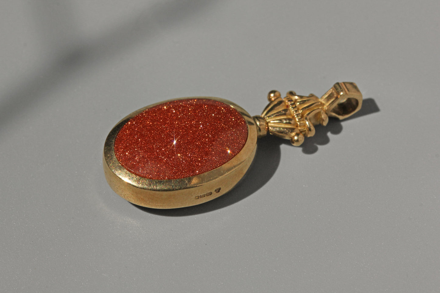 Vintage goldstone fob pendant, in 9 carat gold