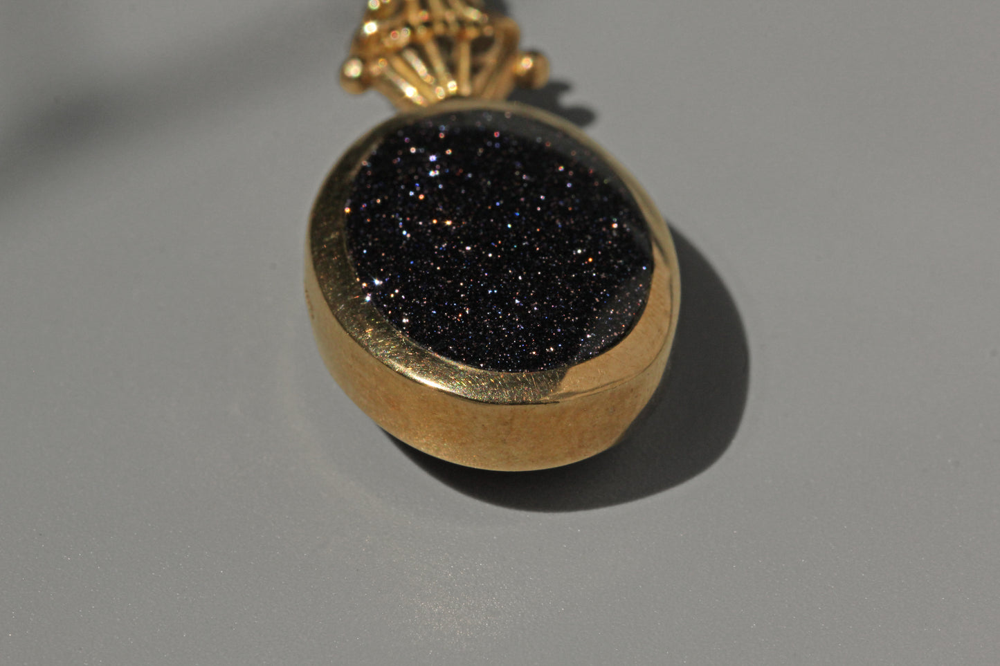 Vintage goldstone fob pendant, in 9 carat gold
