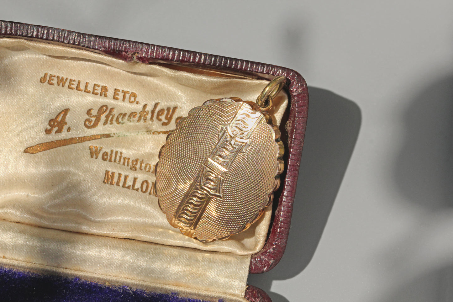 Antique Victorian belt buckle double locket in 9 carat gold in jewellery box