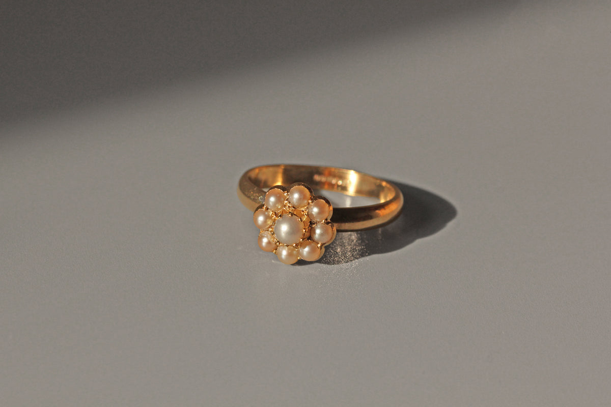 Vintage cultured pearl floral cluster ring in 9ct gold