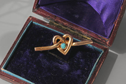 9ct gold heart shaped brooch in antique jewellery box
