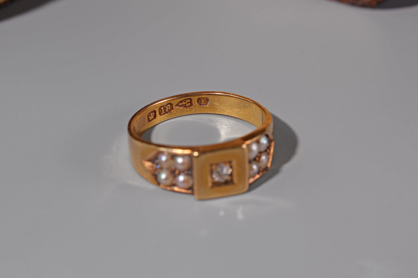 Antique gold ring with Chester hallmarks 