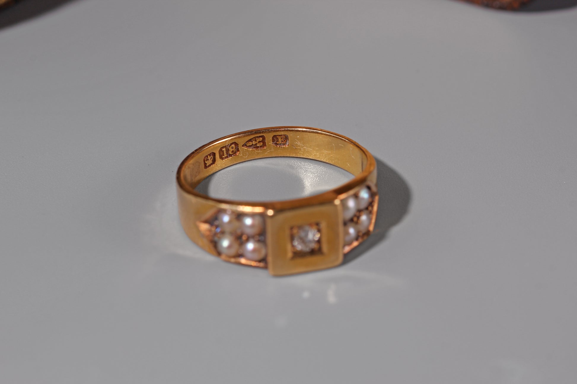 Antique gold ring with Chester hallmarks 