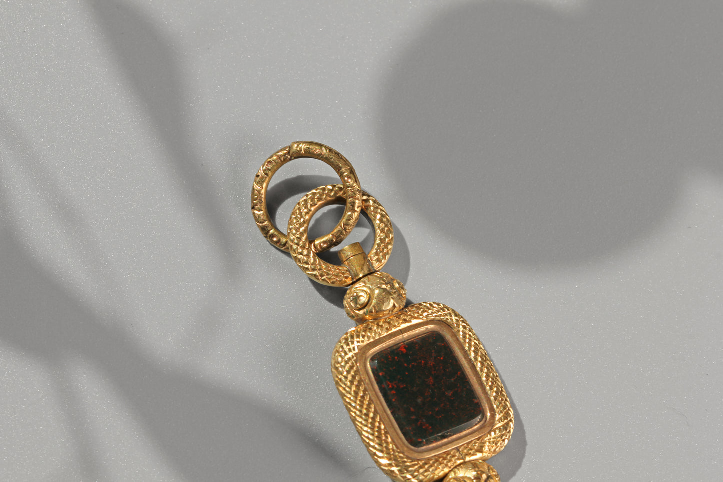 antique split ring in gold