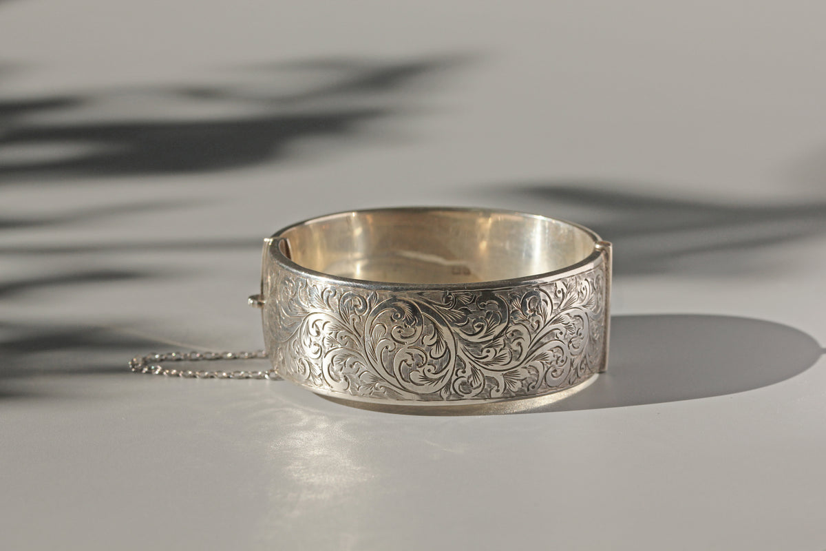 Vintage floral etched wide chunky cuff bangle, in sterling silver from the 1960s